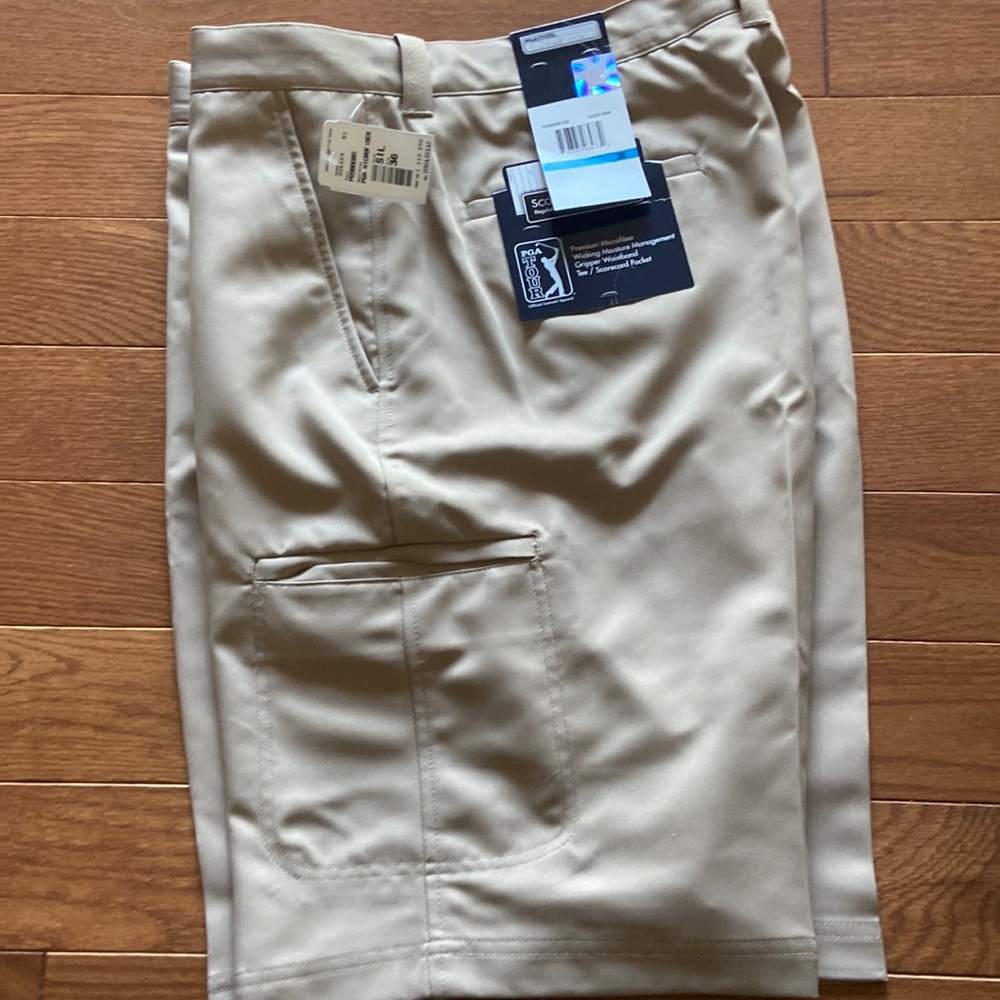Men’s PGA Tour khaki shorts Size 36 NWT
